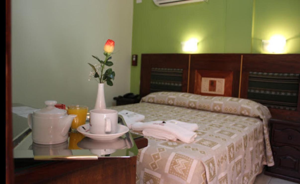 Tradición De Hotel *